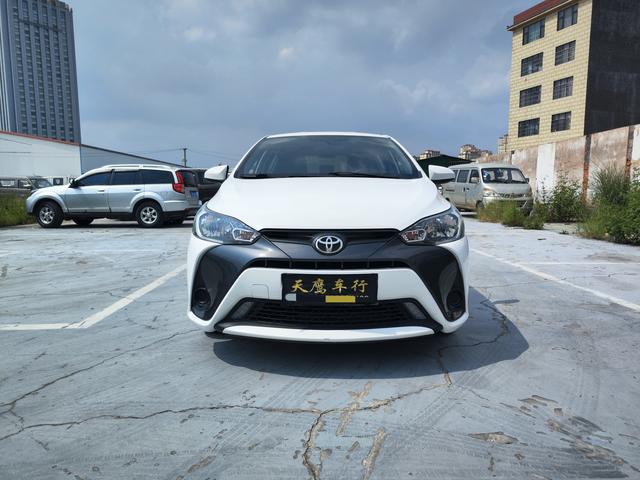 Toyota YARiS L to dazzle