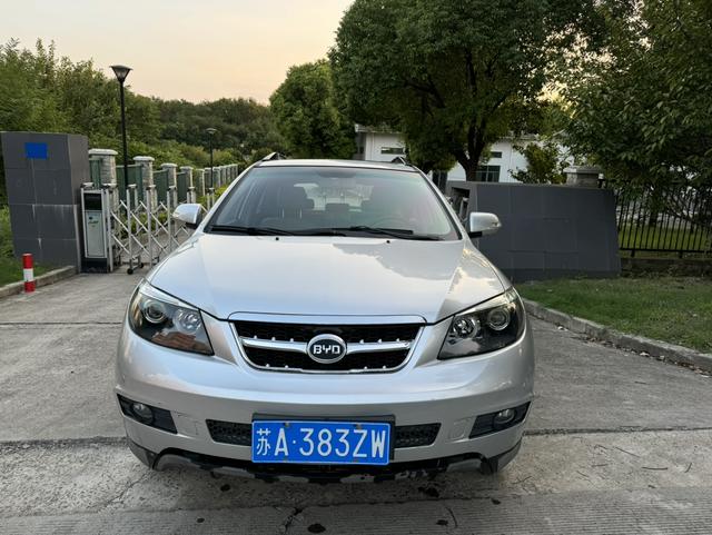 BYD S6