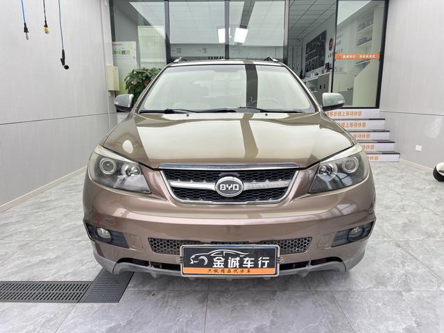 BYD S6