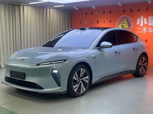 NIO ET5