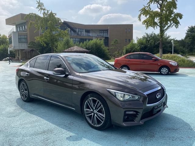 Infiniti Q50L