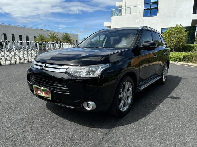 Mitsubishi Outlander (imported)