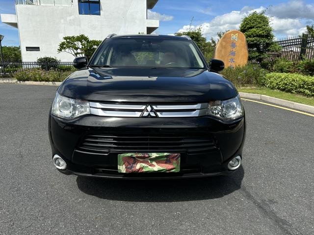 Mitsubishi Outlander (imported)