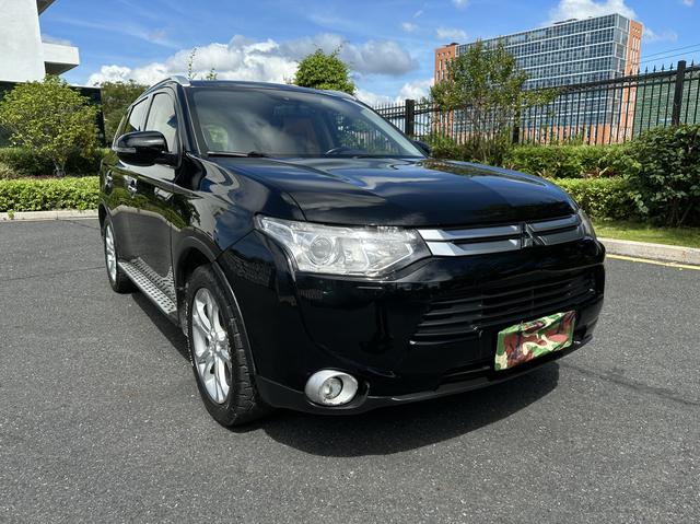 Mitsubishi Outlander (imported)