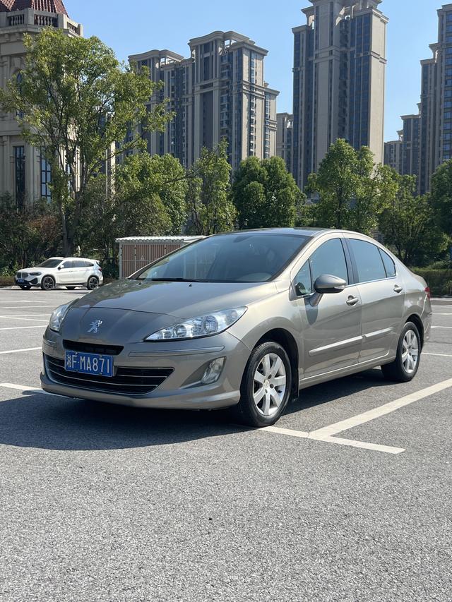 Peugeot 408