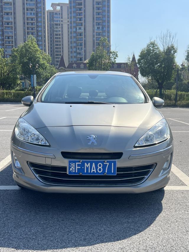 Peugeot 408