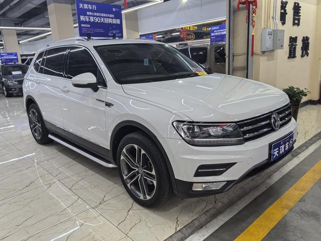 Volkswagen Tiguan L