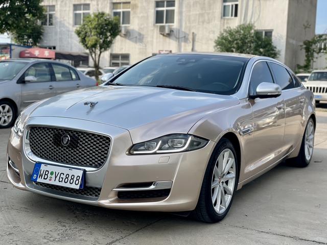 Jaguar XJ