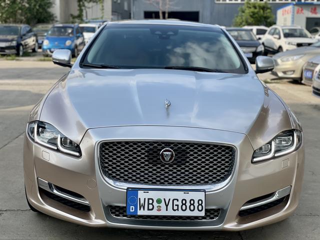 Jaguar XJ