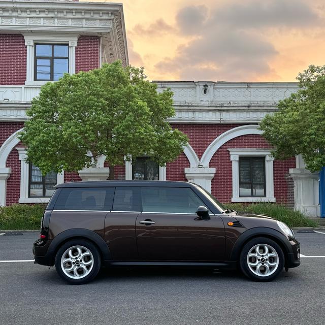 MINI CLUBMAN