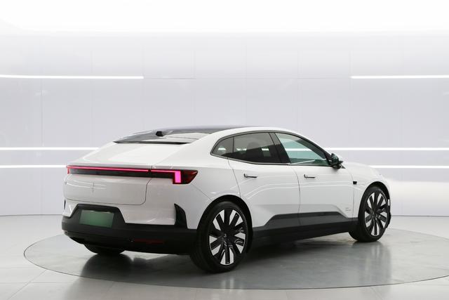 Polestar 4