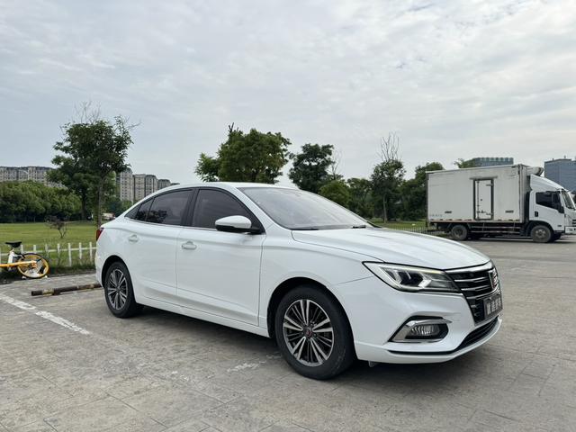 Roewe i5