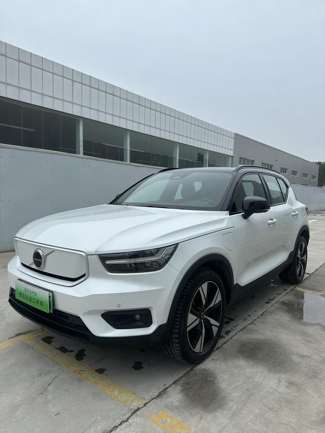 Volvo XC40 EV