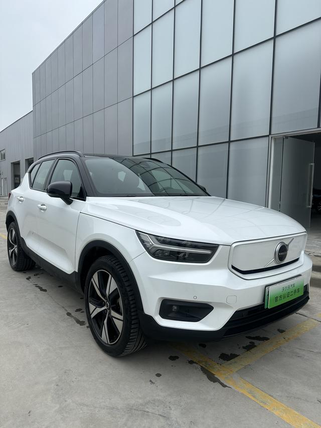 Volvo XC40 EV