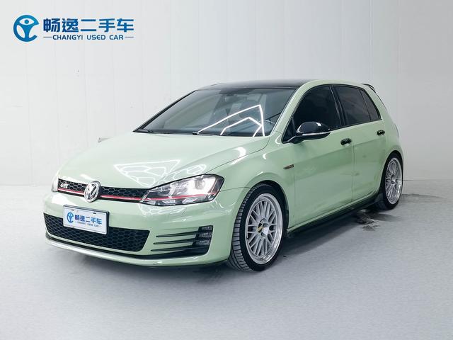 Volkswagen Golf GTI