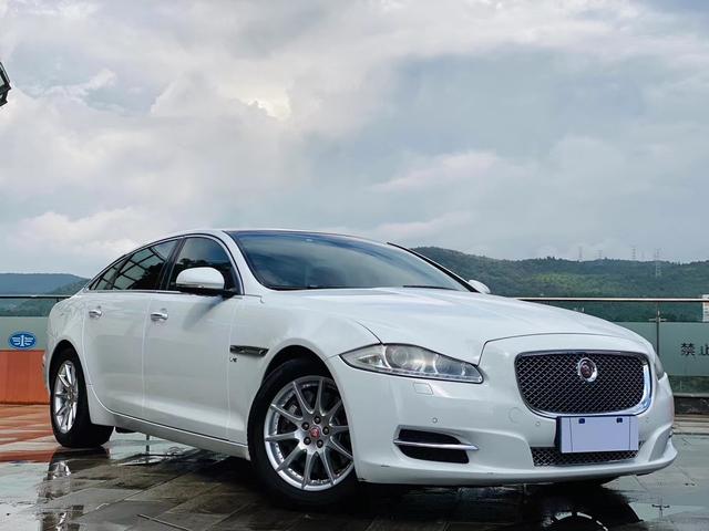 Jaguar XJ