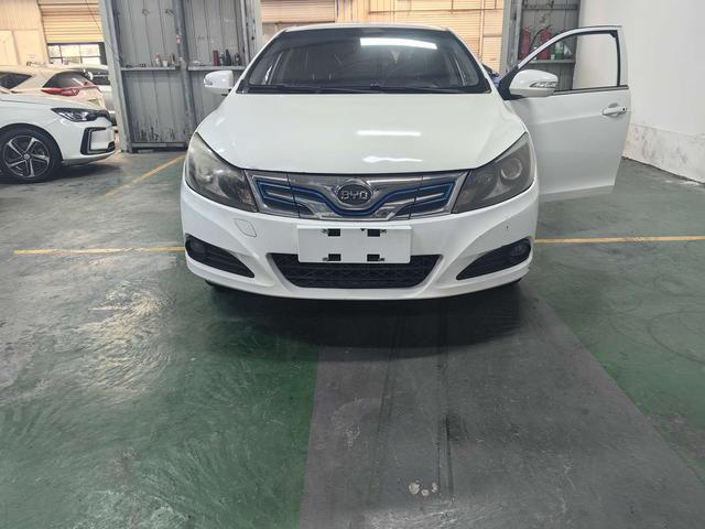 BYD e5