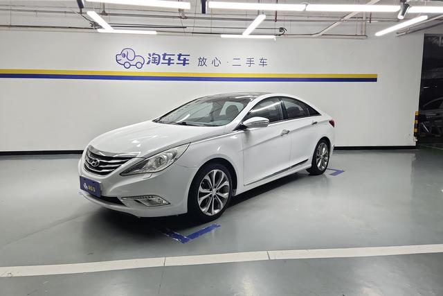 Hyundai Sonata eight