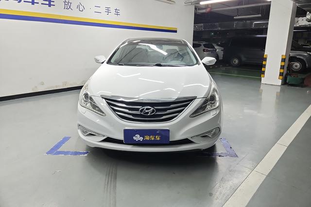 Hyundai Sonata eight