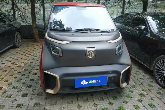 Baojun E200