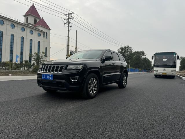 Jeep Grand Cherokee (imported)