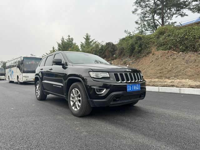 Jeep Grand Cherokee (imported)