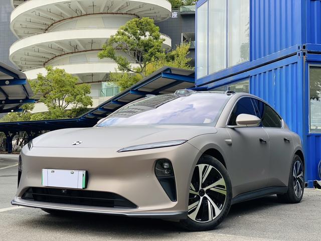 NIO ET5