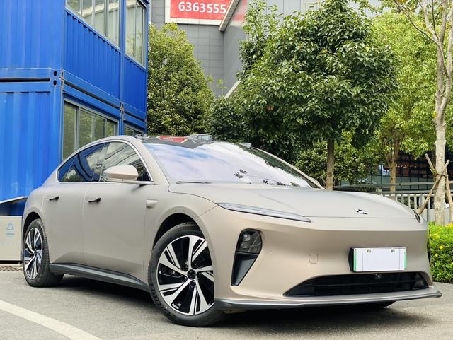 NIO ET5