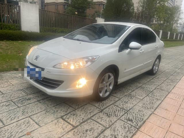 Peugeot 408