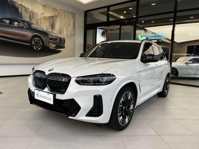 BMW iX3