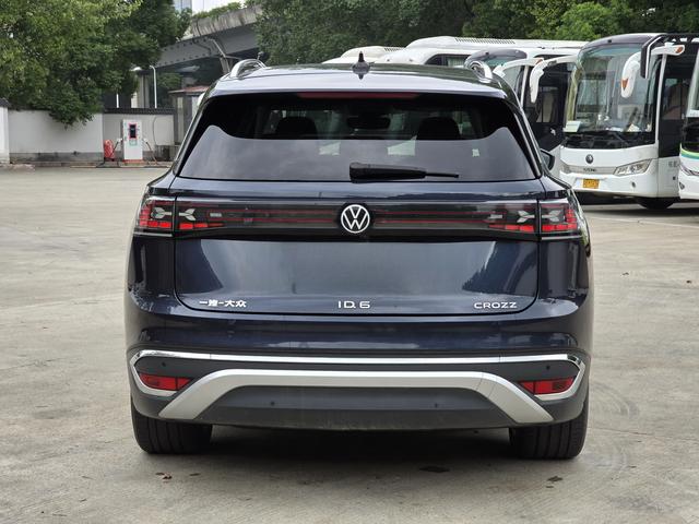 Volkswagen ID.6 CROZZ