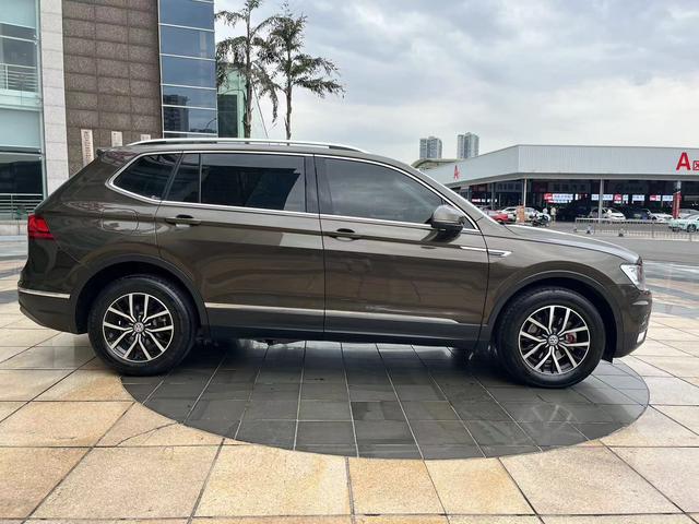 Volkswagen Tiguan L