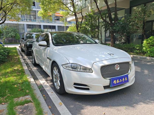 Jaguar XJ