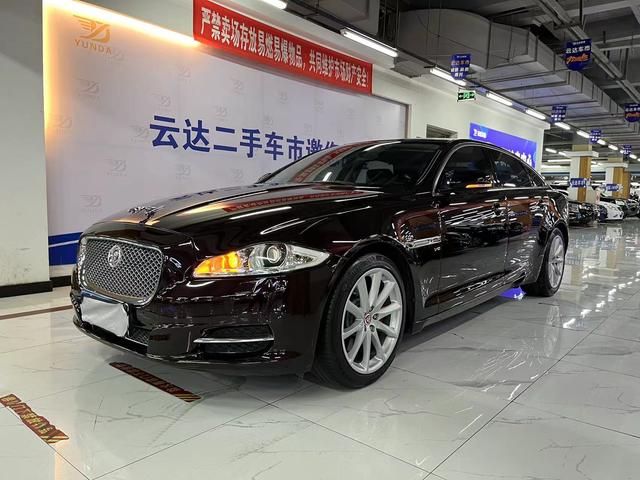 Jaguar XJ