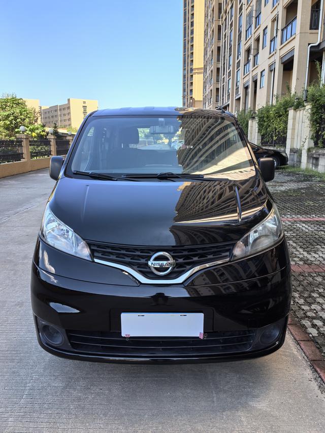 Nissan NV200