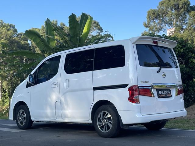 Nissan NV200