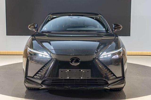 Lexus RZ