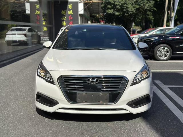 Hyundai Sonata nine