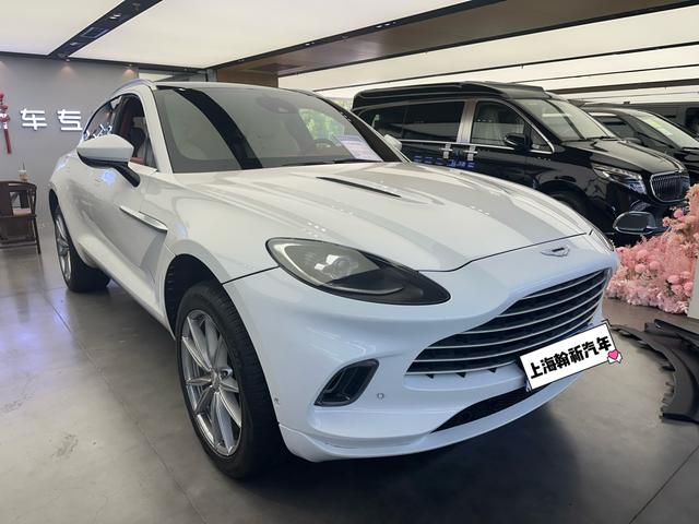 Aston Martin DBX