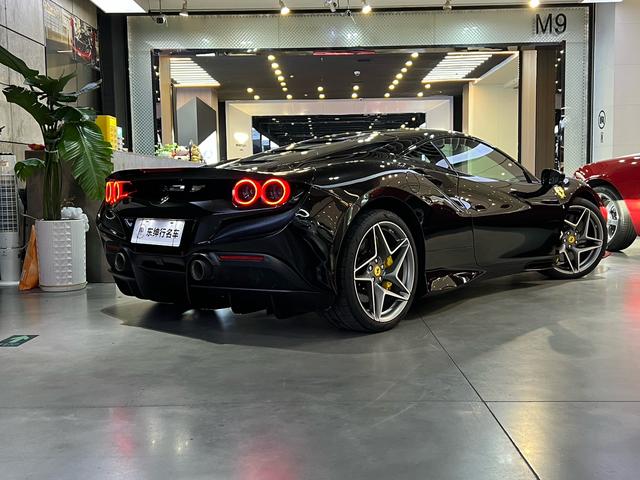 Ferrari F8