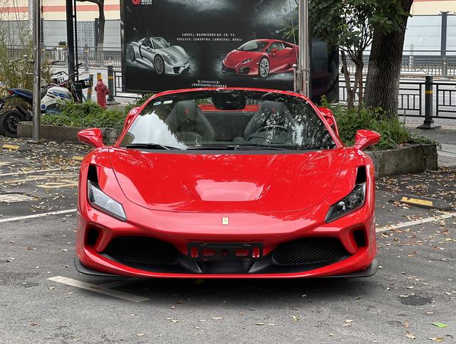 Ferrari F8