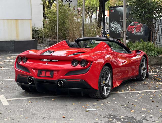 Ferrari F8