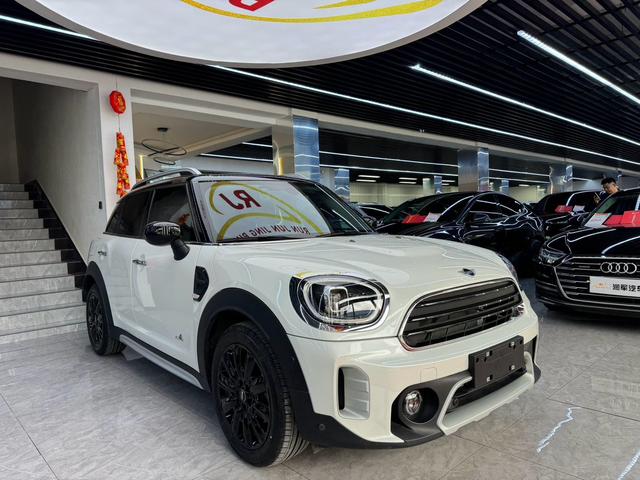 MINI COUNTRYMAN