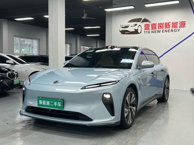 NIO ET5