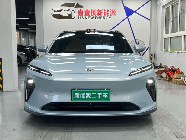 NIO ET5