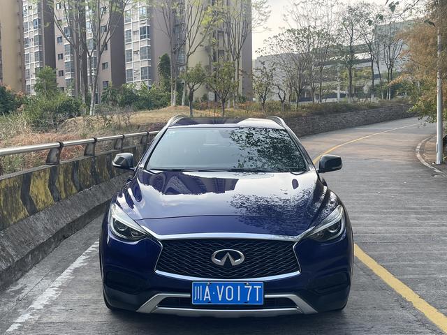 Infiniti QX30