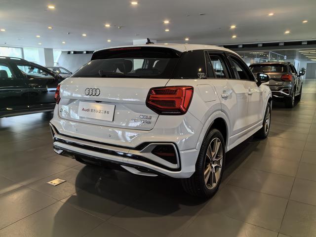 Audi Q2L