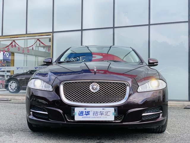 Jaguar XJ