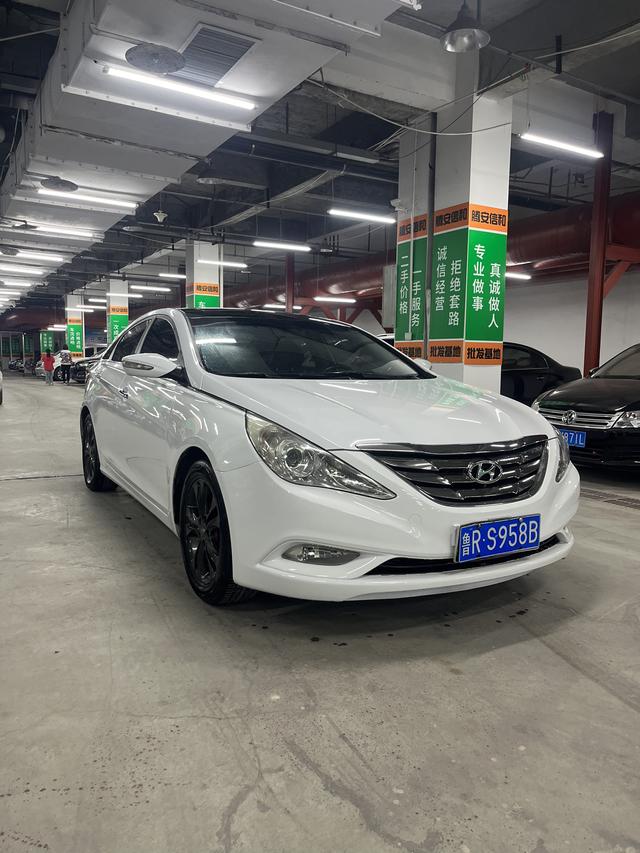 Hyundai Sonata eight