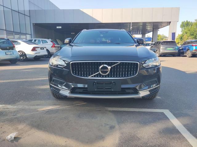 Volvo V90